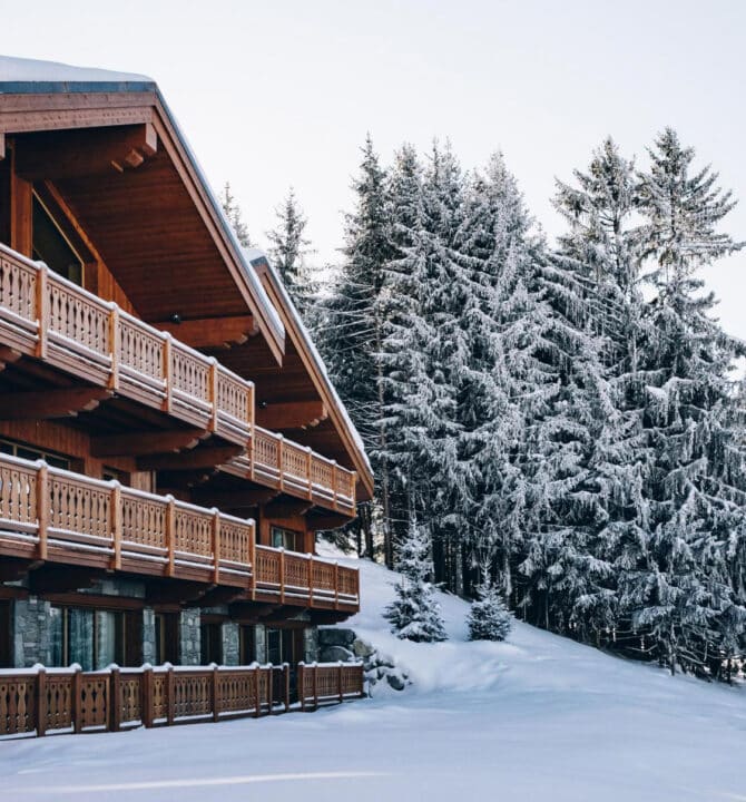 Luxe ultime et expériences uniques dans les chalets privés du Coucou Méribel